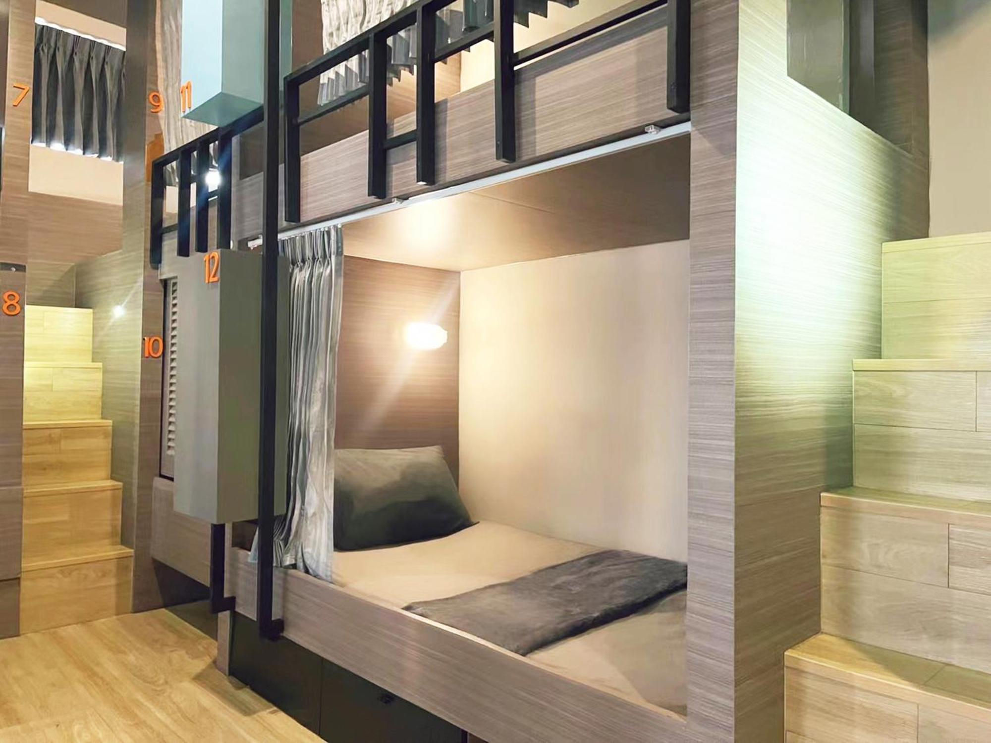 Susu Khaosan Hostel Bangkok Bagian luar foto