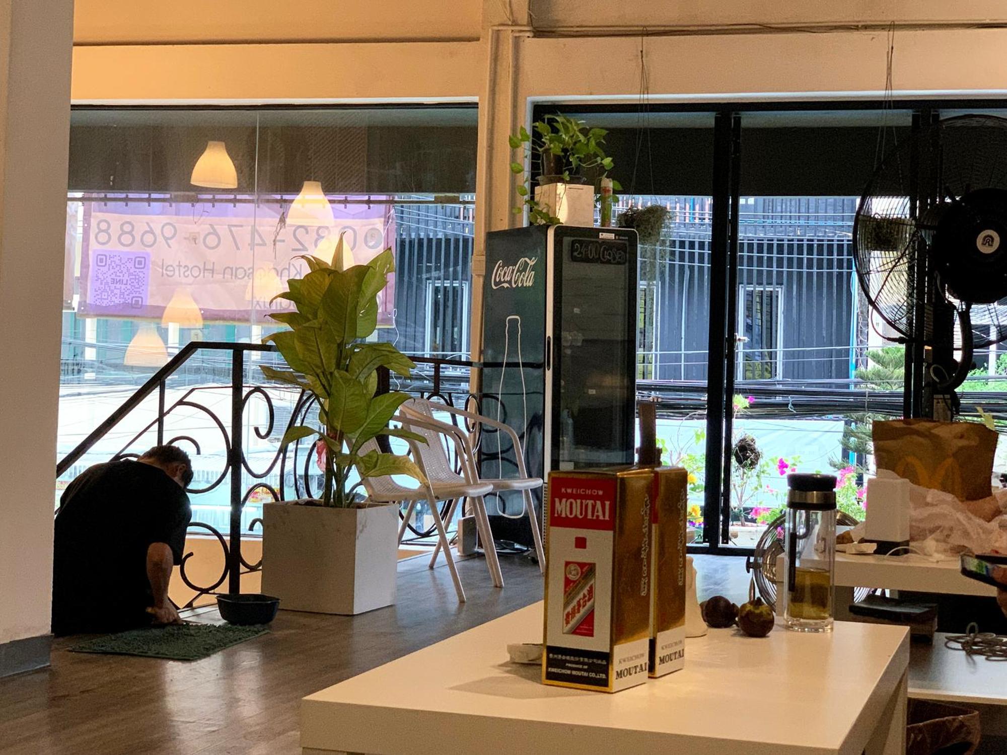 Susu Khaosan Hostel Bangkok Bagian luar foto