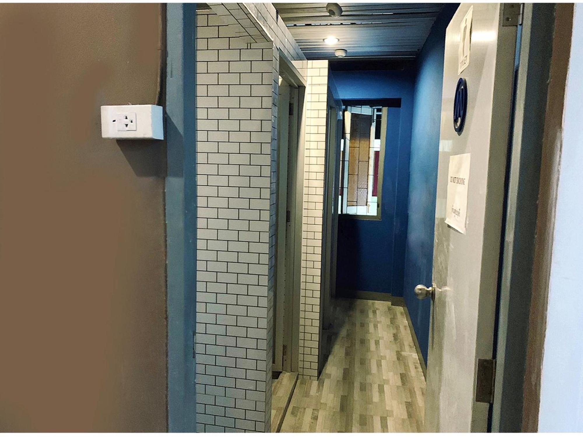 Susu Khaosan Hostel Bangkok Bagian luar foto