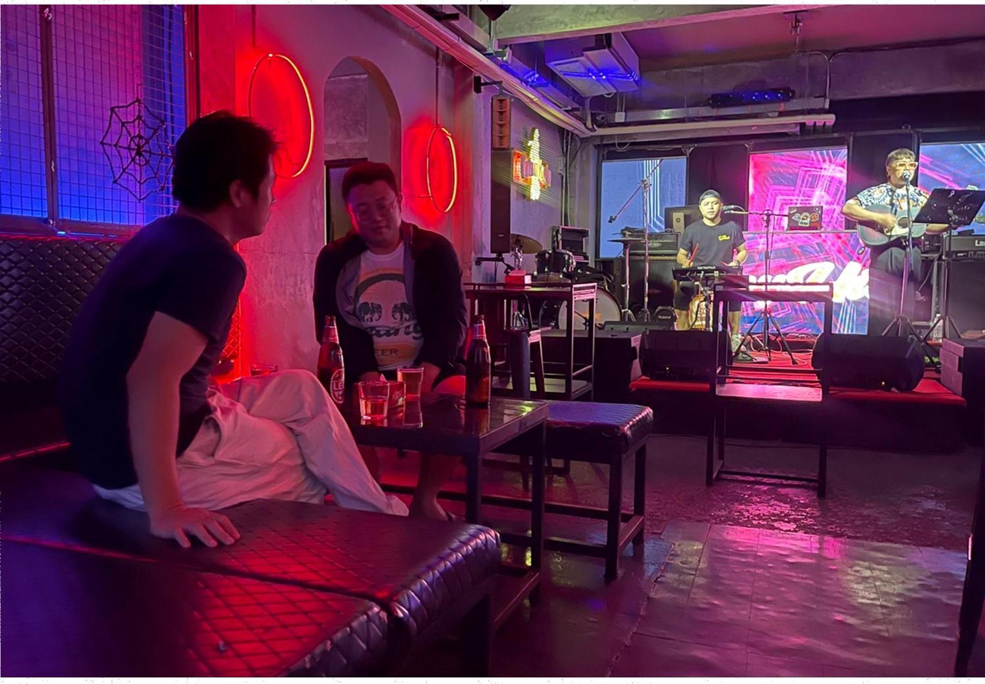 Susu Khaosan Hostel Bangkok Bagian luar foto