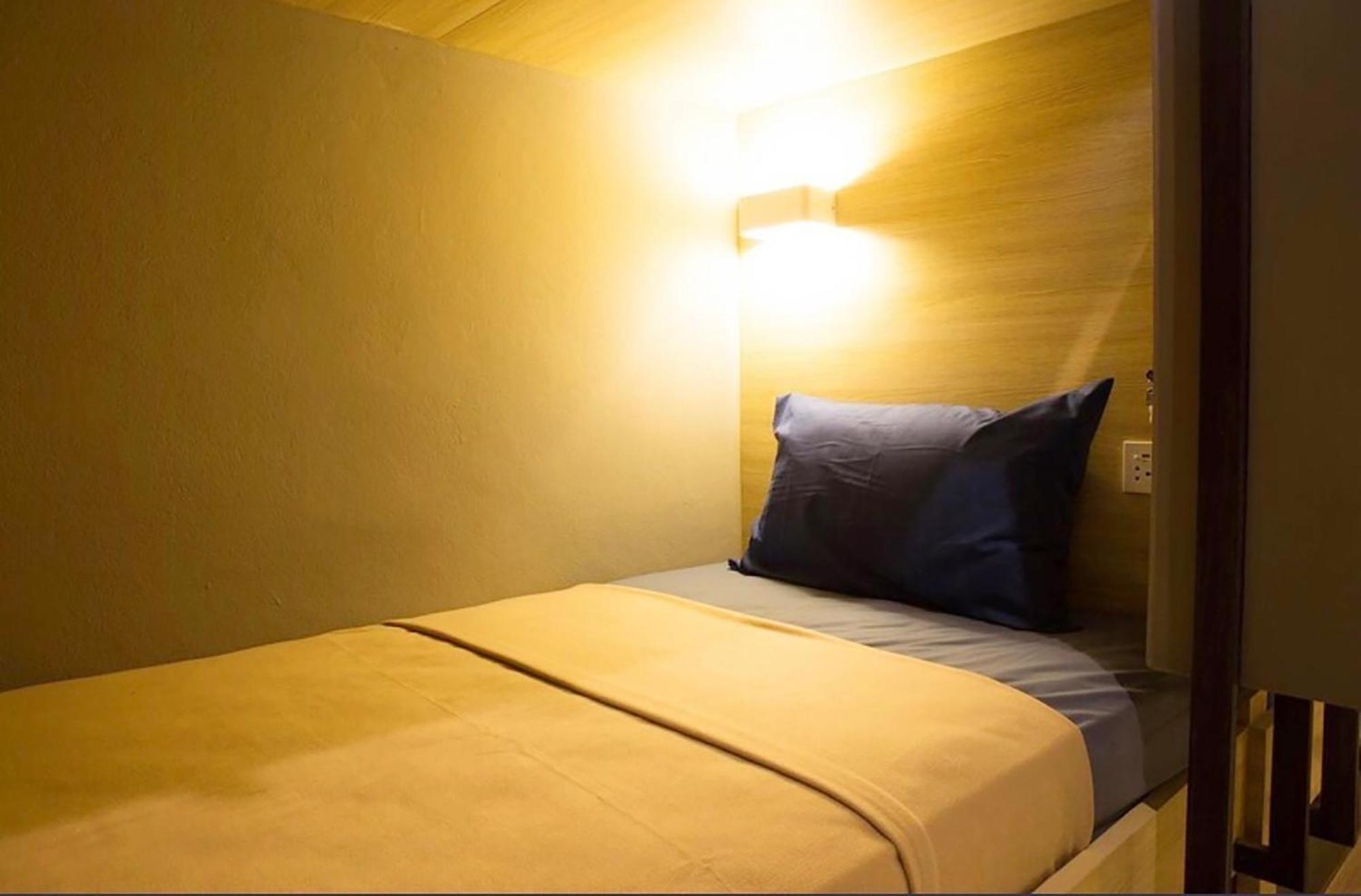Susu Khaosan Hostel Bangkok Bagian luar foto