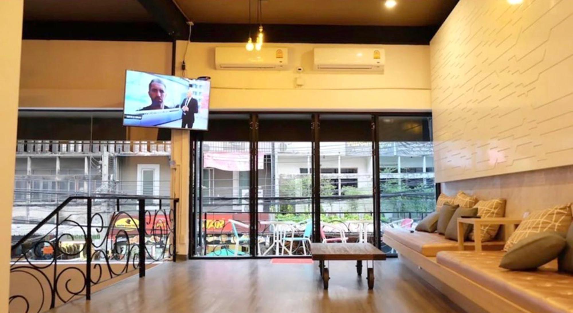 Susu Khaosan Hostel Bangkok Bagian luar foto