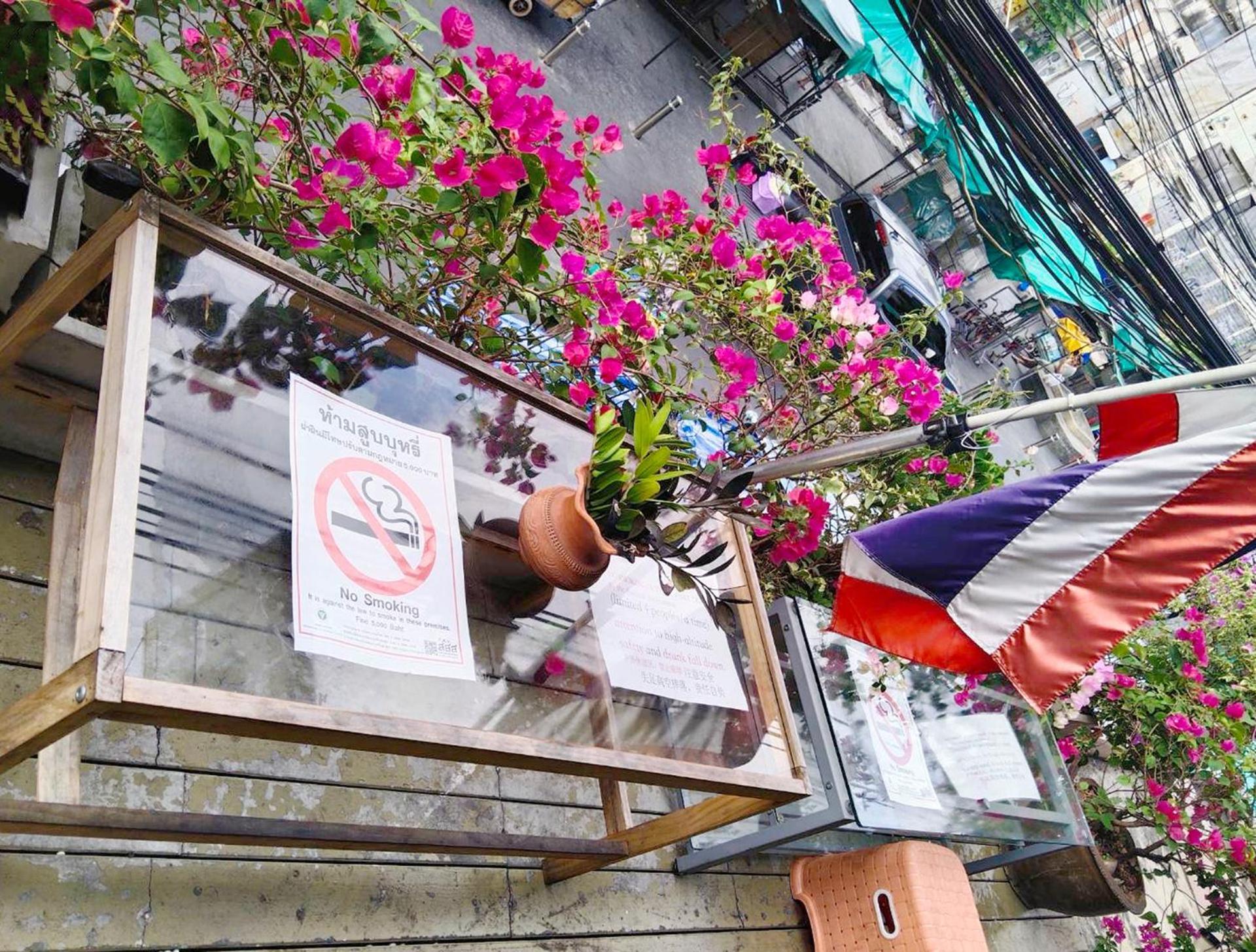 Susu Khaosan Hostel Bangkok Bagian luar foto
